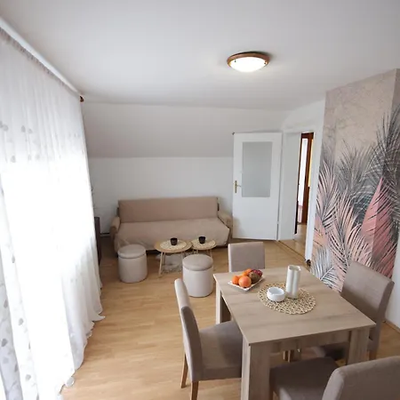 La Perla Apartment *